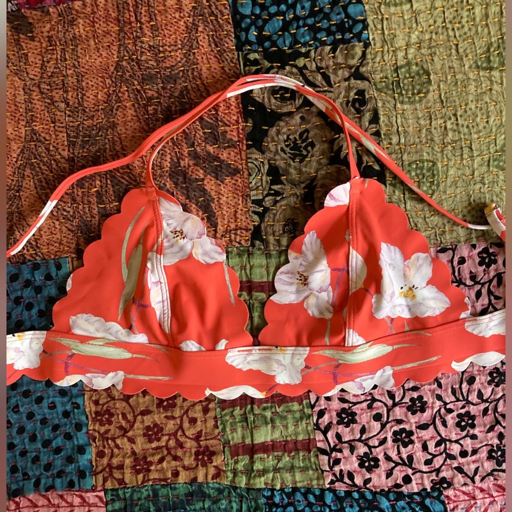 H&m floral bikini top used once